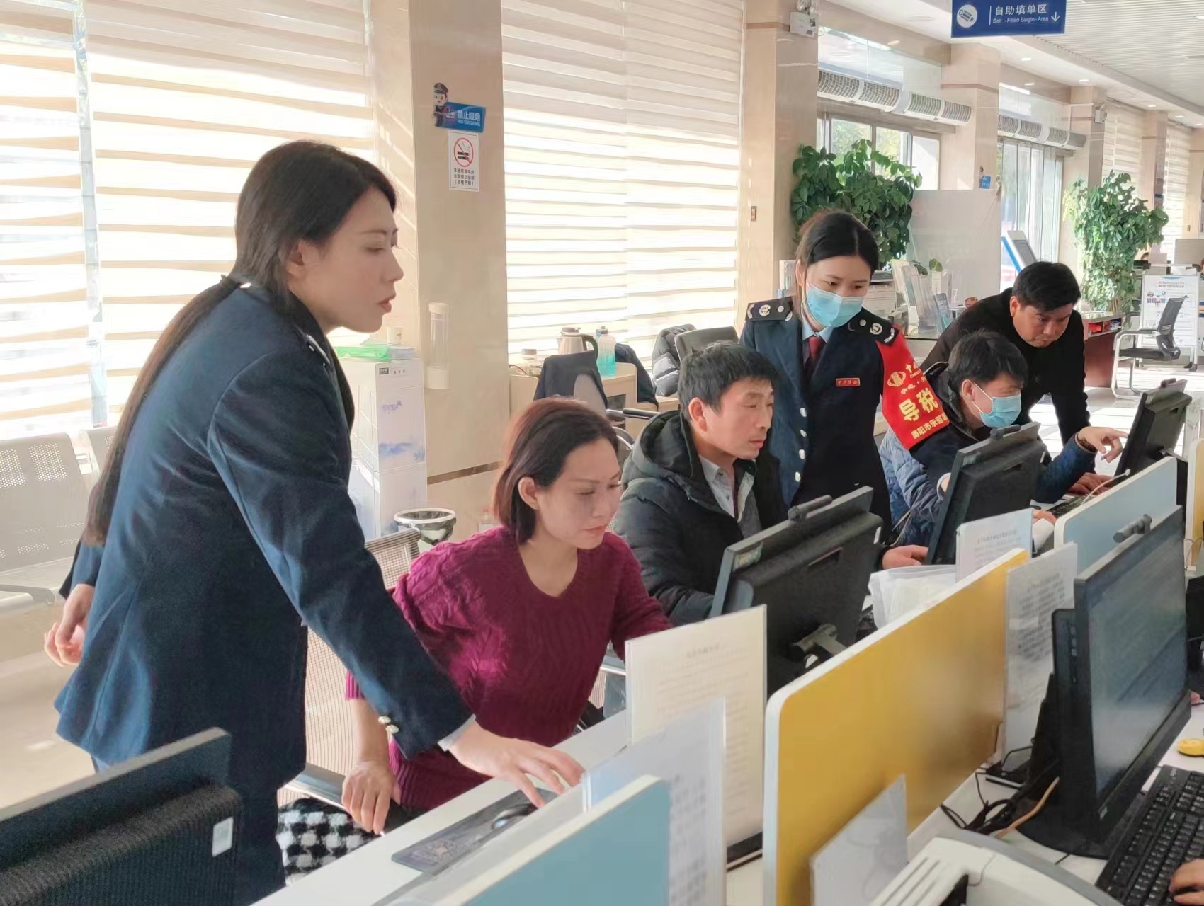 南阳示范区:减税降费惠企利民