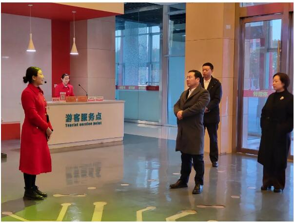 东方战略管理专家姜岚昕一行到访好想你枣业,架构好想你商学院,推动品牌战略全新升级…