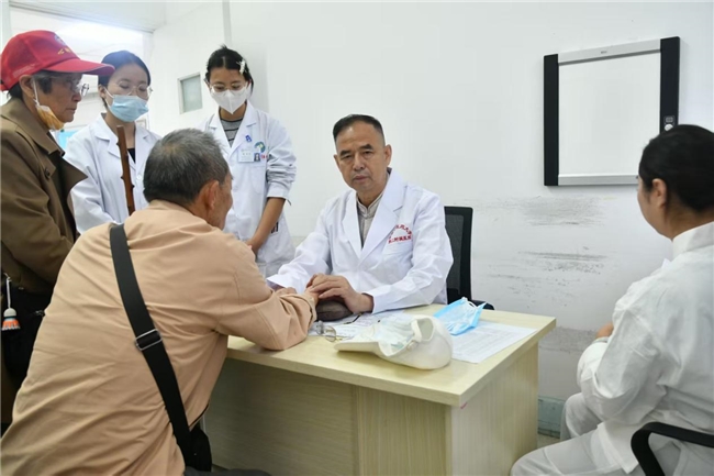 首都名中医董瑞云中二院收徒